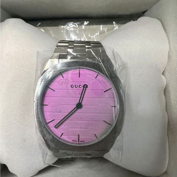 NIB Pink Gucci Watch - Picture 7 of 9
